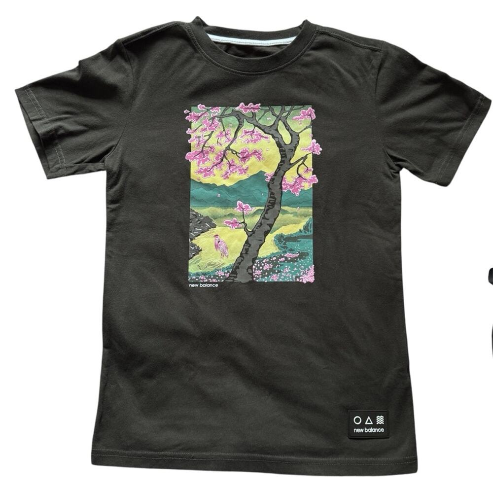 New Balance Kids Graphic T-Shirt Japan Tribute Sakura Blossoms Dark Gray L 14/16